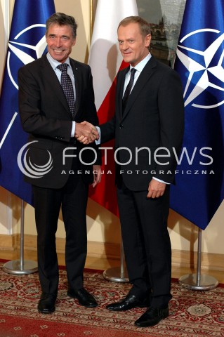  7.11.2013 WARSZAWA SPOTKANIE PREMIERA DONALDA TUSKA Z SEKRETARZEM GENERALNYM NATO ANDERSEM FOGHIEM RASMUSSENEM N/Z PREMIER DONALD TUSK ANDERS FOGH RASMUSSEN  