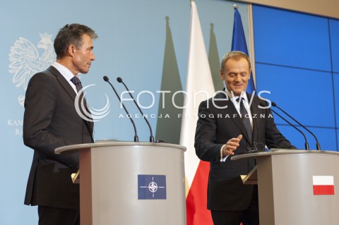  7.11.2013 WARSZAWA SPOTKANIE PREMIERA DONALDA TUSKA Z SEKRETARZEM GENERALNYM NATO ANDERSEM FOGHIEM RASMUSSENEM N/Z PREMIER DONALD TUSK ANDERS FOGH RASMUSSEN  
