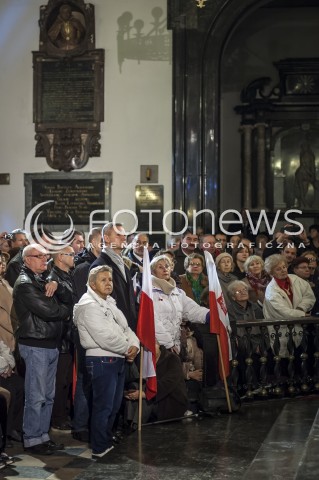  10.11.2013 WARSZAWA MARSZ PAMIECI PRAWA I SPRAWIEDLIWOSCI W RAMACH UCZCZENIA OFIAR KATASTROFY SMOLENSKIEJ ORAZ SWIETA NIEPODLEGLOSCI N/Z MSZA  