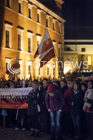  10.11.2013 WARSZAWA MARSZ PAMIECI PRAWA I SPRAWIEDLIWOSCI W RAMACH UCZCZENIA OFIAR KATASTROFY SMOLENSKIEJ ORAZ SWIETA NIEPODLEGLOSCI N/Z MSZA  