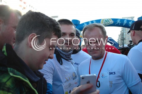  11.11.2013 WARSZAWA BIEG NIEPODLEGLOSCI Z UDZIALEM PREMIERA DONALDA TUSKA N/Z PREMIER DONALD TUSK  