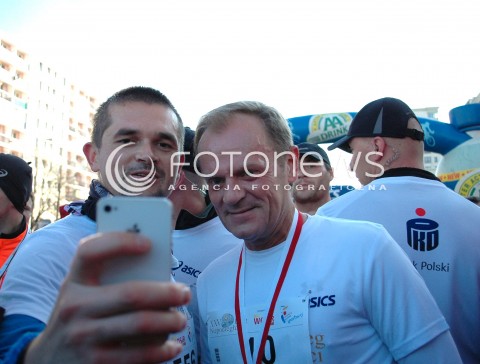  11.11.2013 WARSZAWA BIEG NIEPODLEGLOSCI Z UDZIALEM PREMIERA DONALDA TUSKA N/Z PREMIER DONALD TUSK  