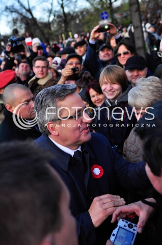  11.11.2013 WARSZAWA <br />MARSZ NIEPODLEGLOSCI 2013 <br />N/Z BRONISLAW KOMOROWSKI PREZYDENT RP TLUMY<br /> 