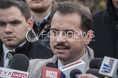  12.11.2013 WARSZAWA KONFERENCJA PRASOWA STOWARZYSZENIA MARSZ NIEPODLEGLOSCI PO MARSZU NIEPODLEGLOSCI 2013 N/Z ARTUR ZAWISZA  