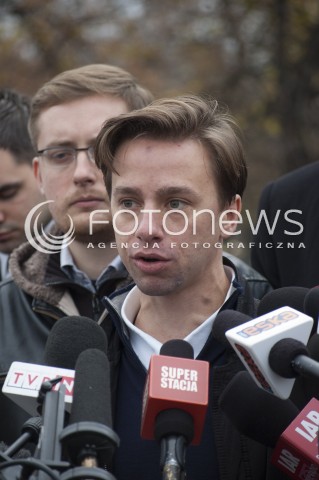  12.11.2013 WARSZAWA KONFERENCJA PRASOWA STOWARZYSZENIA MARSZ NIEPODLEGLOSCI PO MARSZU NIEPODLEGLOSCI 2013 N/Z KRZYSZTOF BOSAK  