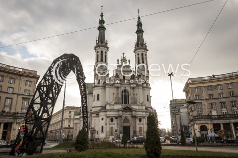  12.11.2013 WARSZAWA ZNISZCZENIA PO MARSZU NIEPODLEGLOSCI 2013 N/Z SPALONA TECZA NA PLACU ZBAWICIELA  
