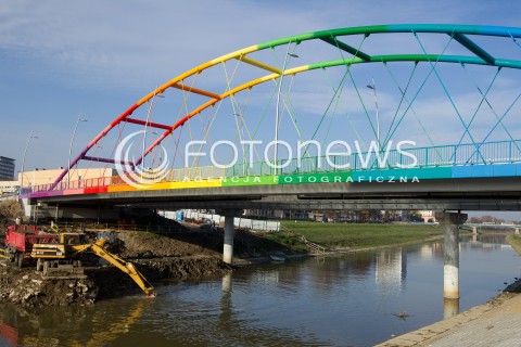  15.11.2013 RZESZOW<br />
DOBIEGA KONCA BUDOWA TECZOWEGO MOSTU NARUTOWICZA W RZESZOWIE<br />
N/Z TECZOWY MOST<br />
 
