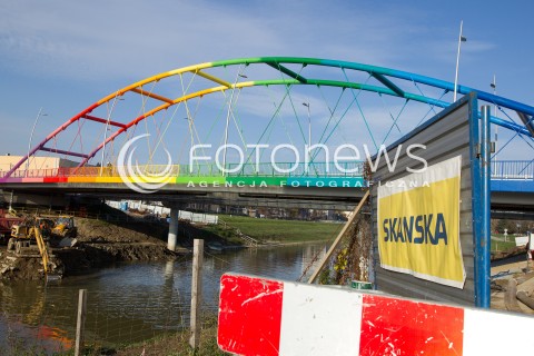  15.11.2013 RZESZOW<br />
DOBIEGA KONCA BUDOWA TECZOWEGO MOSTU NARUTOWICZA W RZESZOWIE<br />
N/Z TECZOWY MOST<br />
 
