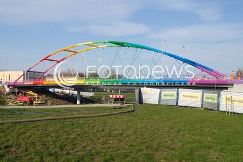  15.11.2013 RZESZOW<br />
DOBIEGA KONCA BUDOWA TECZOWEGO MOSTU NARUTOWICZA W RZESZOWIE<br />
N/Z TECZOWY MOST<br />
 