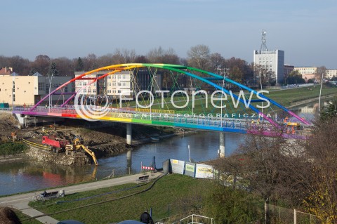  15.11.2013 RZESZOW<br />
DOBIEGA KONCA BUDOWA TECZOWEGO MOSTU NARUTOWICZA W RZESZOWIE<br />
N/Z TECZOWY MOST<br />
 