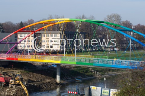  15.11.2013 RZESZOW<br />
DOBIEGA KONCA BUDOWA TECZOWEGO MOSTU NARUTOWICZA W RZESZOWIE<br />
N/Z TECZOWY MOST<br />
 