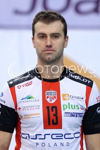  16.11.2013 RZESZOW <br />SIATKOWKA PLUS LIGA 2013/2014 MEN VOLLEYBALL POLAND POLISH PLUSLIGA LEAGUE SEASON 2013/2014 <br />MECZ ASSECO RESOVIA RZESZOW - AZS POLITECHNIKA WARSZAWSKA <br />N/Z PETER VERES GLOWKA PORTRET SYLWETKA<br /> 