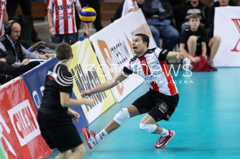  16.11.2013 RZESZOW <br />SIATKOWKA PLUS LIGA 2013/2014 MEN VOLLEYBALL POLAND POLISH PLUSLIGA LEAGUE SEASON 2013/2014 <br />MECZ ASSECO RESOVIA RZESZOW - AZS POLITECHNIKA WARSZAWSKA <br />N/Z FABIAN DRZYZGA OBRONA<br /> 