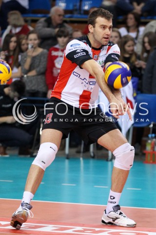  16.11.2013 RZESZOW <br />SIATKOWKA PLUS LIGA 2013/2014 MEN VOLLEYBALL POLAND POLISH PLUSLIGA LEAGUE SEASON 2013/2014 <br />MECZ ASSECO RESOVIA RZESZOW - AZS POLITECHNIKA WARSZAWSKA <br />N/Z PETER VERES SYLWETKA<br /> 