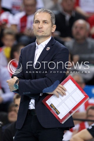 16.11.2013 RZESZOW <br />SIATKOWKA PLUS LIGA 2013/2014 MEN VOLLEYBALL POLAND POLISH PLUSLIGA LEAGUE SEASON 2013/2014 <br />MECZ ASSECO RESOVIA RZESZOW - AZS POLITECHNIKA WARSZAWSKA <br />N/Z ANDRZEJ KOWAL ( TRENER ) SYLWETKA<br /> 