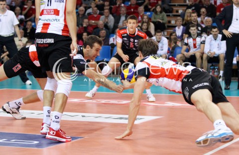  16.11.2013 RZESZOW <br />SIATKOWKA PLUS LIGA 2013/2014 MEN VOLLEYBALL POLAND POLISH PLUSLIGA LEAGUE SEASON 2013/2014 <br />MECZ ASSECO RESOVIA RZESZOW - AZS POLITECHNIKA WARSZAWSKA <br />N/Z PETER VERES JOCHEN SCHOPS MATEUSZ MASLOWSKI <br /> 