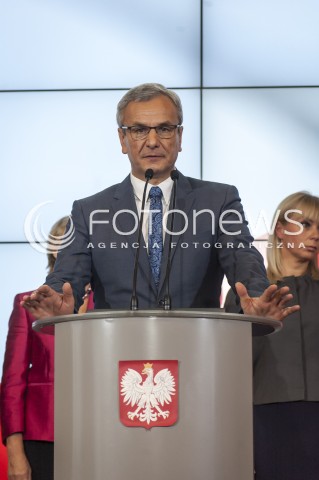  20.11.2013 WARSZAWA KONFERENCJA PRASOWA PREMIERA DONALDA TUSKA W SPRAWIE OGLOSZENIA NOWYCH CZLONKOW RADY MINISTROW N/Z ANDRZEJ BIERNAT  