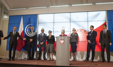  20.11.2013 WARSZAWA KONFERENCJA PRASOWA PREMIERA DONALDA TUSKA W SPRAWIE OGLOSZENIA NOWYCH CZLONKOW RADY MINISTROW N/Z PREMIER DONALD TUSK NOWI MINISTROWIE  