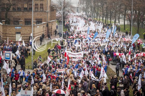  23.11.2013 WARSZAWA OGOLNOPOLSKI STRAJK NAUCZYCIELI N/Z STRAJKUJACY NAUCZYCIELE  