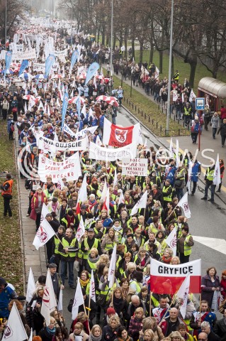  23.11.2013 WARSZAWA OGOLNOPOLSKI STRAJK NAUCZYCIELI N/Z STRAJKUJACY NAUCZYCIELE  