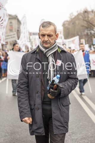  23.11.2013 WARSZAWA OGOLNOPOLSKI STRAJK NAUCZYCIELI N/Z PREZES ZWIAZKU NAUCZYCIELSTWA POLSKIEGO SLAWOMIR BRONIARZ  