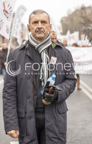  23.11.2013 WARSZAWA OGOLNOPOLSKI STRAJK NAUCZYCIELI N/Z PREZES ZWIAZKU NAUCZYCIELSTWA POLSKIEGO SLAWOMIR BRONIARZ  