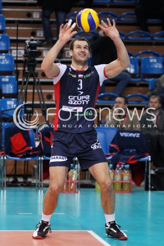  27.11.2013 RZESZOW <br />SIATKOWKA PLUS LIGA 2013/2014 MEN VOLLEYBALL POLAND POLISH PLUSLIGA LEAGUE SEASON 2013/2014 <br />MECZ ASSECO RESOVIA RZESZOW - ZAKSA KEDZIERZYN KOZLE <br />N/Z DOMINIK WITCZAK SYLWETKA<br /> 
