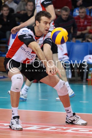  27.11.2013 RZESZOW <br />SIATKOWKA PLUS LIGA 2013/2014 MEN VOLLEYBALL POLAND POLISH PLUSLIGA LEAGUE SEASON 2013/2014 <br />MECZ ASSECO RESOVIA RZESZOW - ZAKSA KEDZIERZYN KOZLE <br />N/Z PETER VERES SYLWETKA<br /> 