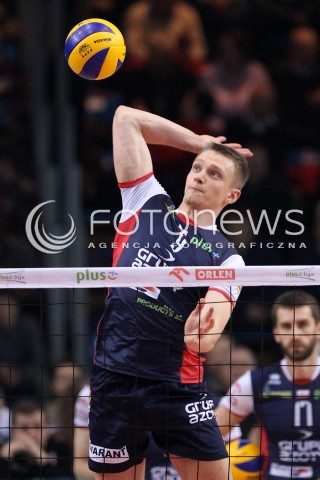  27.11.2013 RZESZOW <br />SIATKOWKA PLUS LIGA 2013/2014 MEN VOLLEYBALL POLAND POLISH PLUSLIGA LEAGUE SEASON 2013/2014 <br />MECZ ASSECO RESOVIA RZESZOW - ZAKSA KEDZIERZYN KOZLE <br />N/Z LUKASZ WISNIEWSKI SYLWETKA<br /> 