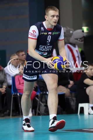 27.11.2013 RZESZOW <br />SIATKOWKA PLUS LIGA 2013/2014 MEN VOLLEYBALL POLAND POLISH PLUSLIGA LEAGUE SEASON 2013/2014 <br />MECZ ASSECO RESOVIA RZESZOW - ZAKSA KEDZIERZYN KOZLE <br />N/Z LUKASZ WISNIEWSKI SYLWETKA<br /> 