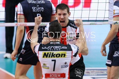  27.11.2013 RZESZOW <br />SIATKOWKA PLUS LIGA 2013/2014 MEN VOLLEYBALL POLAND POLISH PLUSLIGA LEAGUE SEASON 2013/2014 <br />MECZ ASSECO RESOVIA RZESZOW - ZAKSA KEDZIERZYN KOZLE <br />N/Z DAWID KONARSKI OLIEG ACHREM RADOSC EMOCJE <br /> 