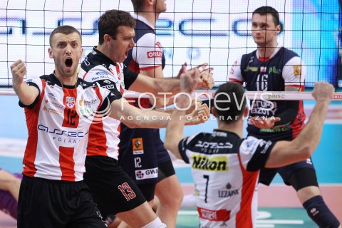  27.11.2013 RZESZOW <br />SIATKOWKA PLUS LIGA 2013/2014 MEN VOLLEYBALL POLAND POLISH PLUSLIGA LEAGUE SEASON 2013/2014 <br />MECZ ASSECO RESOVIA RZESZOW - ZAKSA KEDZIERZYN KOZLE <br />N/Z LUKASZ PERLOWSKI OLIEG ACHREM PETER VERES RADOSC EMOCJE <br /> 