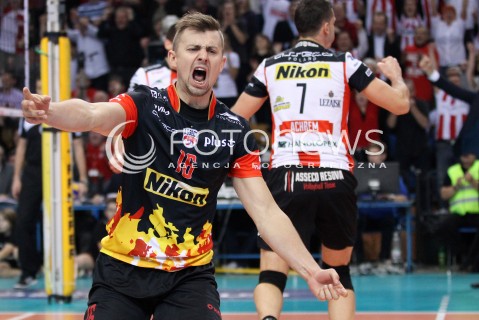  27.11.2013 RZESZOW <br />SIATKOWKA PLUS LIGA 2013/2014 MEN VOLLEYBALL POLAND POLISH PLUSLIGA LEAGUE SEASON 2013/2014 <br />MECZ ASSECO RESOVIA RZESZOW - ZAKSA KEDZIERZYN KOZLE <br />N/Z KRZYSZTOF IGNACZAK SYLWETKA RADOSC EMOCJE <br /> 