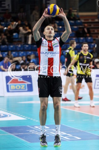  30.11.2013 RZESZOW <br />SIATKOWKA PLUS LIGA 2013/2014 MEN VOLLEYBALL POLAND POLISH PLUSLIGA LEAGUE SEASON 2013/2014 <br />MECZ ASSECO RESOVIA RZESZOW - LOTOS TREFL GDANSK<br />N/Z PAUL LOTMAN SYLWETKA<br /> 