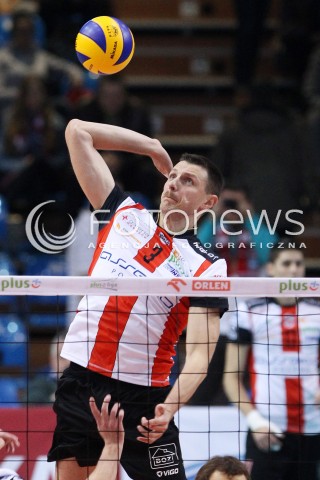  30.11.2013 RZESZOW <br />SIATKOWKA PLUS LIGA 2013/2014 MEN VOLLEYBALL POLAND POLISH PLUSLIGA LEAGUE SEASON 2013/2014 <br />MECZ ASSECO RESOVIA RZESZOW - LOTOS TREFL GDANSK<br />N/Z WOJCIECH GRZYB SYLWETKA<br /> 