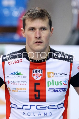  30.11.2013 RZESZOW <br />SIATKOWKA PLUS LIGA 2013/2014 MEN VOLLEYBALL POLAND POLISH PLUSLIGA LEAGUE SEASON 2013/2014 <br />MECZ ASSECO RESOVIA RZESZOW - LOTOS TREFL GDANSK<br />N/Z LUKAS TICHACEK GLOWKA PORTRET SYLWETKA<br /> 