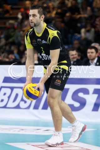  30.11.2013 RZESZOW <br />SIATKOWKA PLUS LIGA 2013/2014 MEN VOLLEYBALL POLAND POLISH PLUSLIGA LEAGUE SEASON 2013/2014 <br />MECZ ASSECO RESOVIA RZESZOW - LOTOS TREFL GDANSK<br />N/Z GRZEGORZ LOMACZ SYLWETKA<br /> 