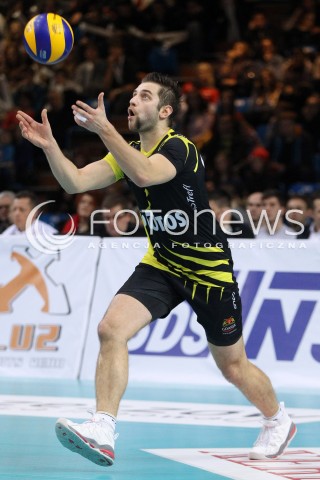  30.11.2013 RZESZOW <br />SIATKOWKA PLUS LIGA 2013/2014 MEN VOLLEYBALL POLAND POLISH PLUSLIGA LEAGUE SEASON 2013/2014 <br />MECZ ASSECO RESOVIA RZESZOW - LOTOS TREFL GDANSK<br />N/Z GRZEGORZ LOMACZ SYLWETKA<br /> 