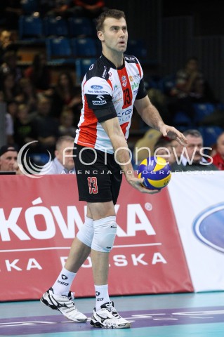  30.11.2013 RZESZOW <br />SIATKOWKA PLUS LIGA 2013/2014 MEN VOLLEYBALL POLAND POLISH PLUSLIGA LEAGUE SEASON 2013/2014 <br />MECZ ASSECO RESOVIA RZESZOW - LOTOS TREFL GDANSK<br />N/Z PETER VERES SYLWETKA<br /> 