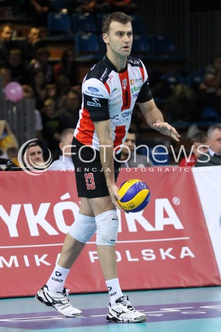  30.11.2013 RZESZOW <br />SIATKOWKA PLUS LIGA 2013/2014 MEN VOLLEYBALL POLAND POLISH PLUSLIGA LEAGUE SEASON 2013/2014 <br />MECZ ASSECO RESOVIA RZESZOW - LOTOS TREFL GDANSK<br />N/Z PETER VERES SYLWETKA<br /> 