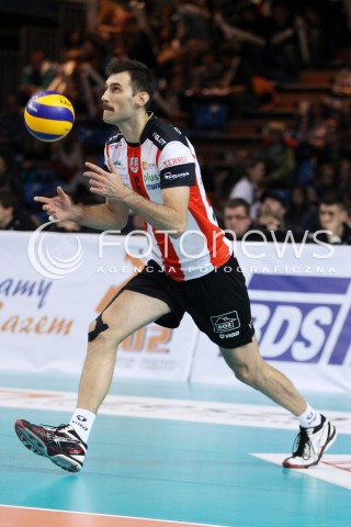  30.11.2013 RZESZOW <br />SIATKOWKA PLUS LIGA 2013/2014 MEN VOLLEYBALL POLAND POLISH PLUSLIGA LEAGUE SEASON 2013/2014 <br />MECZ ASSECO RESOVIA RZESZOW - LOTOS TREFL GDANSK<br />N/Z GRZEGORZ KOSOK SYLWETKA<br /> 