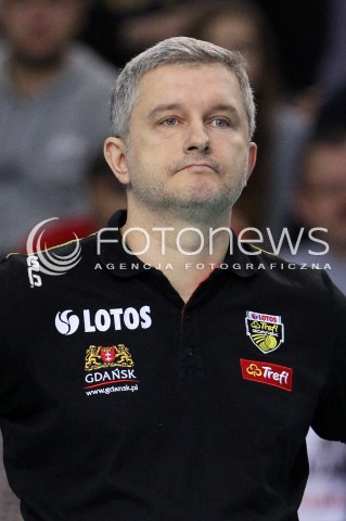  30.11.2013 RZESZOW <br />SIATKOWKA PLUS LIGA 2013/2014 MEN VOLLEYBALL POLAND POLISH PLUSLIGA LEAGUE SEASON 2013/2014 <br />MECZ ASSECO RESOVIA RZESZOW - LOTOS TREFL GDANSK<br />N/Z RADOSLAW PANAS TRENER ( HEAD COACH ) SYLWETKA GLOWKA <br /> 