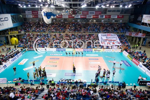  30.11.2013 RZESZOW <br />SIATKOWKA PLUS LIGA 2013/2014 MEN VOLLEYBALL POLAND POLISH PLUSLIGA LEAGUE SEASON 2013/2014 <br />MECZ ASSECO RESOVIA RZESZOW - LOTOS TREFL GDANSK<br />N/Z HALA PODPROMIE WIDOK VIEW TRYBUNY KIBICE TWIERDZA RZESZOW DOPING BANER TRANSPARENT KLUB KIBICA<br /> 