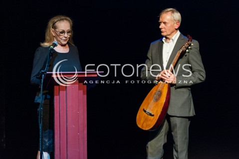  02.12.2013 WARSZAWA TEATR ATENEUM<br />HEROINA POLSKIEGO KINA 2013<br />N/Z ANDRZEJ PRECIGS BARBARA BRYLSKA<br /> 