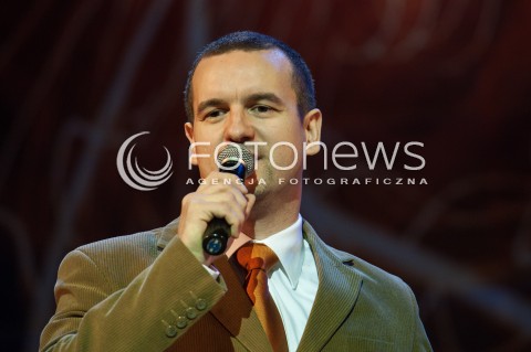  04.12.2013 WARSZAWA SALA KONGRESOWA<br />KONCERT FUNDACJI PROMETEUSZ PIEC ZLOTYCH MINUT RATUJACYCH LUDZKIE ZYCIE<br />N/Z ROBERT SOWINKI<br /> 