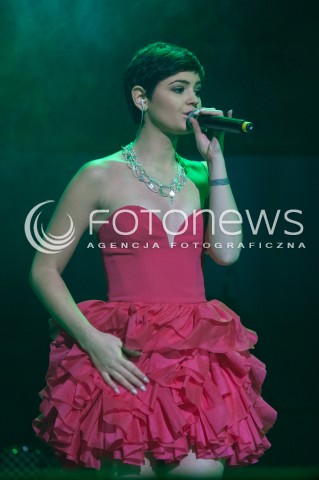  04.12.2013 WARSZAWA SALA KONGRESOWA<br />KONCERT FUNDACJI PROMETEUSZ PIEC ZLOTYCH MINUT RATUJACYCH LUDZKIE ZYCIE<br />N/Z HONORATA HONEY SKARBEK<br /> 