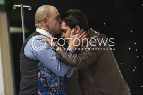  11.12.2013 WARSZAWA <br />SPEKTAKL PRZEDSTAWIENIE SWIATECZNE W TEATRZE OCH TEATR<br />N/Z CEZARY ZAK OTAR SARALIDZE<br /> 
