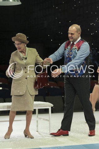  11.12.2013 WARSZAWA <br />SPEKTAKL PRZEDSTAWIENIE SWIATECZNE W TEATRZE OCH TEATR<br />N/Z CEZARY ZAK ALEKSANDRA GORSKA<br /> 