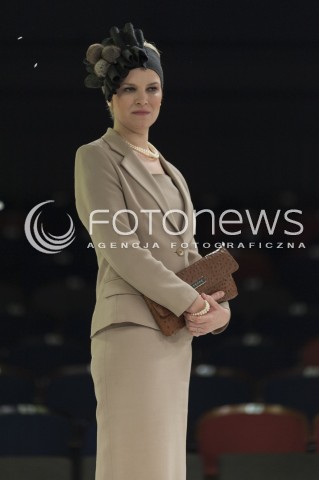  11.12.2013 WARSZAWA <br />SPEKTAKL PRZEDSTAWIENIE SWIATECZNE W TEATRZE OCH TEATR<br />N/Z ANETA TODORCZUK PERCHUC<br /> 