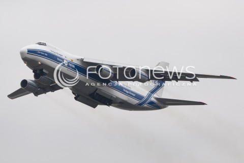  12.12.2013 JASIONKA<br />ODLOT SAMOLOTU TRANSPORTOWEGO ANTONOV AN-124 Z LOTNISKA RZESZOW JASIONKA. TO JEDEN Z NAJWIEKSZYCH NA SWIECIE SAMOLOTOW TRANSPORTOWYCH. MAKSYMALNA MASA DO STARTU TO BLISKO 400 TON.<br />N/Z SAMOLOT ANTONOV AN-124 RUSLAN<br /> 